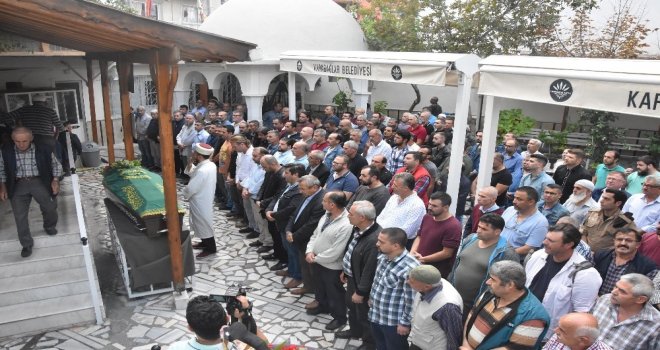 İzmirde Gazdan Etkilenip Hayatını Kaybeden İşçi Toprağa Verildi