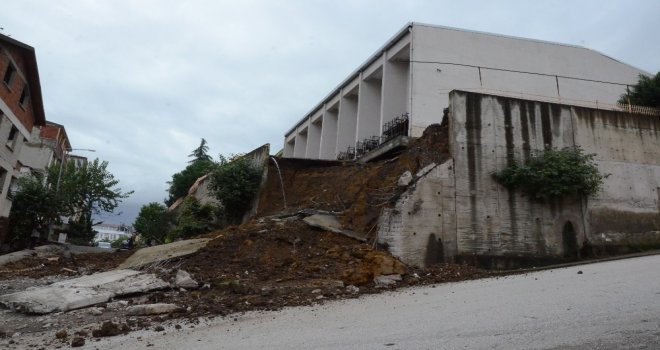 Orduda Okulun İstinat Duvarının Çökmesi