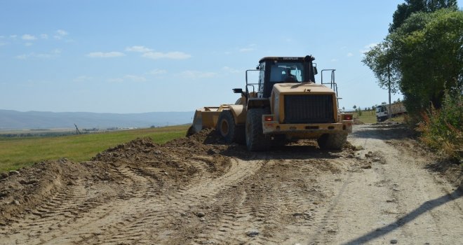 Eleşkirt Yığıntaş Köyünde Yol Genişletme Çalışması