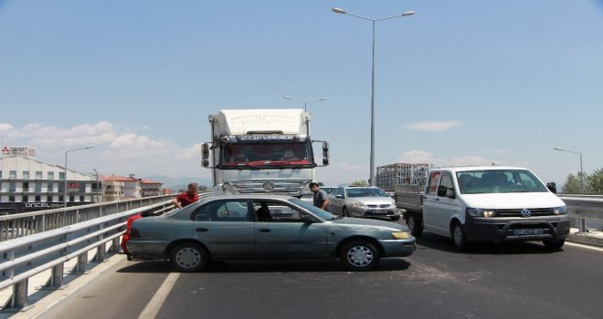 Manavgatta Köprülü Kavşakta Kaza