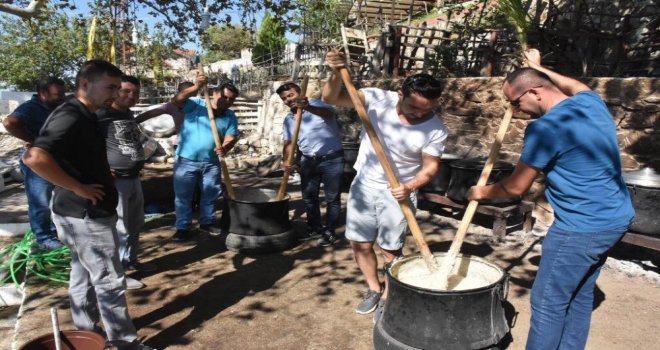 Yüzlerce Yıllık Gelenek Sarıkız Hayrı Yapıldı