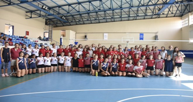 Voleybolda Belediyeler Arası Dostluk Turnuvası