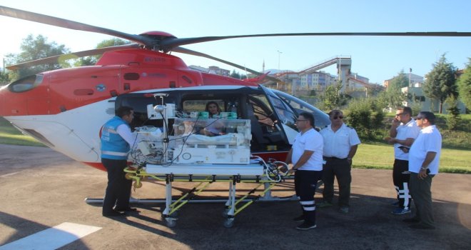 Yeni Doğan İkizlerden Biri Hava Ambulansı İle İstanbula Sevk Edildi