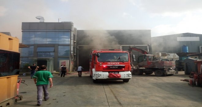 Kocaelide Atık Yağ Fabrikasında Yangın