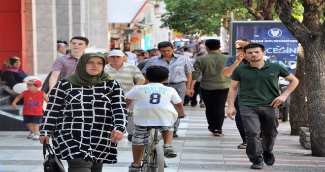 Kalp Profesöründen Sıcak Havalarda Giyinme Önerisi