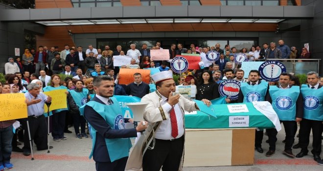 Sağlık-Senden Temsili Cenaze Töreni Eşliğinde Basın Açıklaması