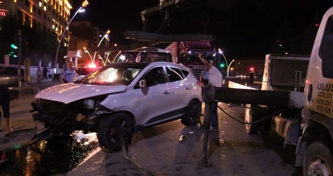 (Düzeltme) - Uşakta Trafik Kazası: 5 Yaralı