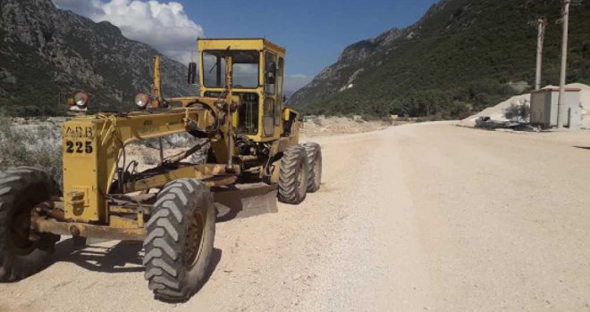 DEMRE DİRGENLER YOLU ASFALTA HAZIRLANIYOR