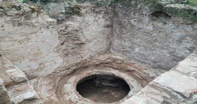 Kilise Üzerindeki Hamam Ortaya Çıkartıldı