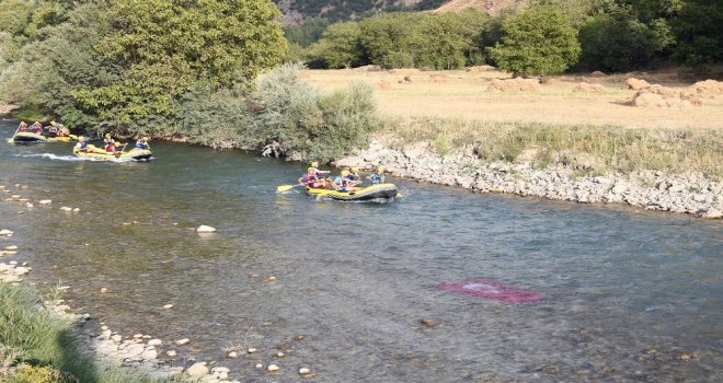 Bir Zamanlar Terörle Anılan Çatakta Rafting Heyecanı