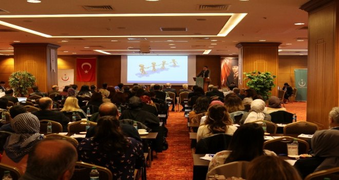 Kocaelinde Anne-Bebek Sağlığı Seminerleri Sürüyor