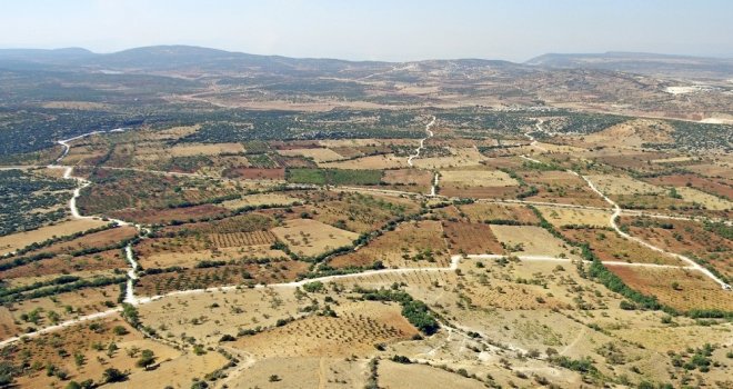 Arazi Yolları Açıldıkça Çiftçinin Yüzü Gülüyor