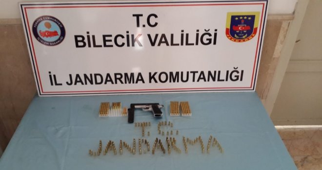 Şüpheli Araçtan Ruhsatsız Tabanca Ve Mermi Çıktı