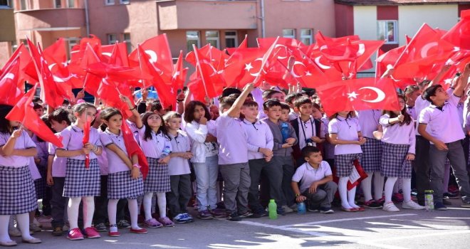 Miniklerin Hep Seninleyiz Türkiye Marşıyla Yaptıkları Gösteri Büyük Beğeni Topladı