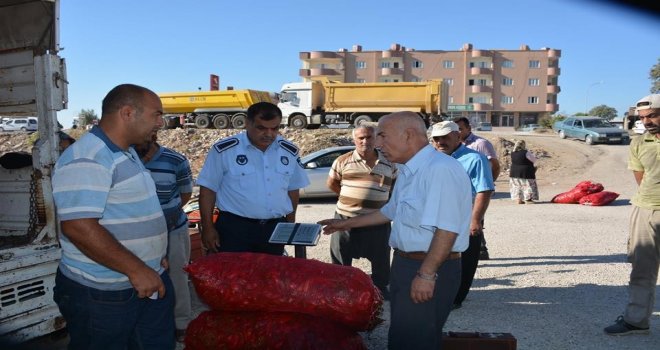 Nurdağında Zabıtalar Pazarcı Tezgahlarını Denetledi