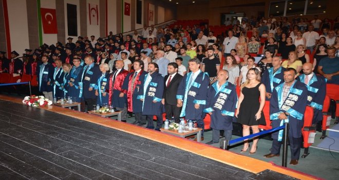 Yakın Doğu Üniversitesi Spor Bilimleri Fakültesi Mezunlarını Verdi