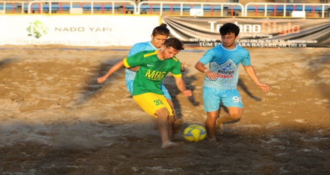 Plajda Futbol Rüzgarı