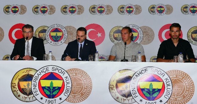 Fenerbahçede Frey Ve Reyes İmzaladı