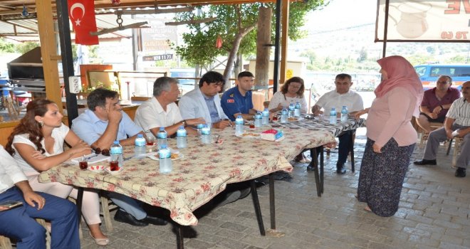 Kozbeylideki Halk Toplantısına Yoğun İlgi