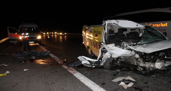 Düzce Tem Otoyolunda Feci Kaza 1 Ölü 1 Yaralı