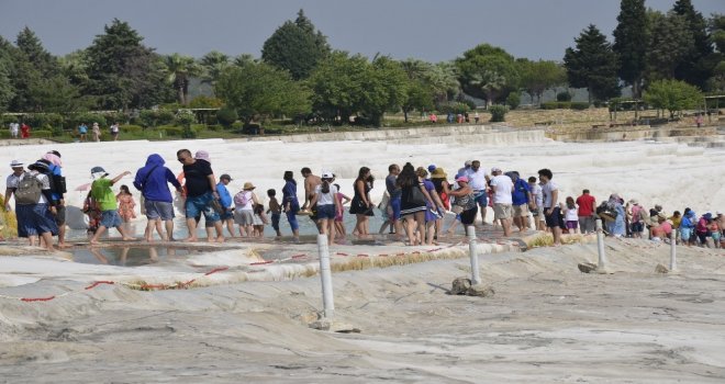 Pamukkale Roma Dönemine Dönüyor