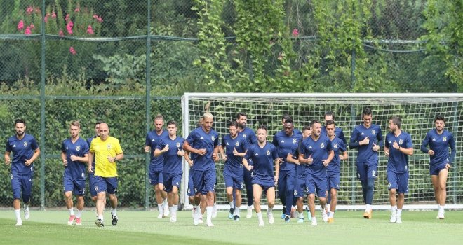 Fenerbahçede Yeni Sezon Hazırlıkları Sürüyor