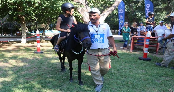 Atatürk Parkında Pony Şöleni