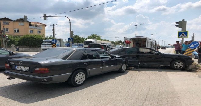 Sakaryada Trafik Kazası: 5 Yaralı