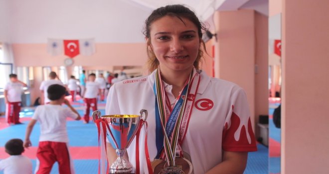 Sporu Bırakacaktı, Dünya İkincisi Oldu