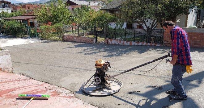 Başiskelede Yol Ve Yeşil Alan Çalışmaları Sürüyor