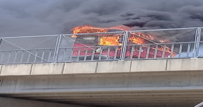 Otobandaki Tır Yangını Korkuttu