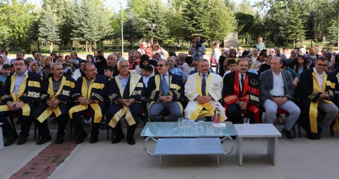 Erü Fen Fakültesinden 71 Öğrenci Mezun Oldu