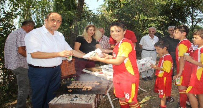 Başkan Demirtaş Sporculara Mangal Partisi Düzenledi