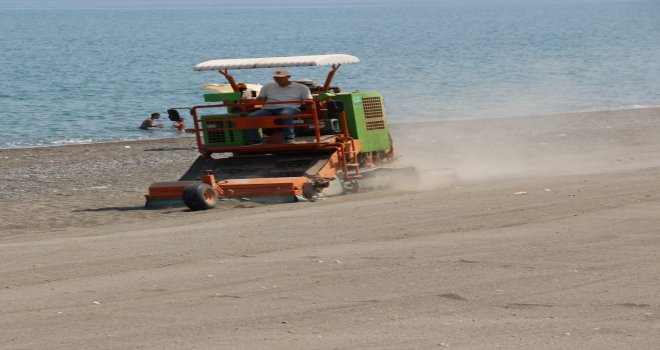 Akçakoca Akevler Plajı Kumu Temizlendi