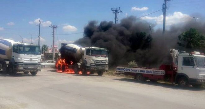 Balıkesirde Beton Mikseri Alev Alev Yandı