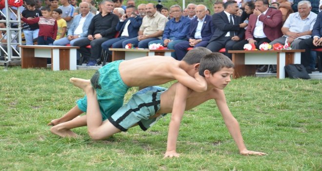 Pehlivanlar, Elbistanda Er Meydanına İndi