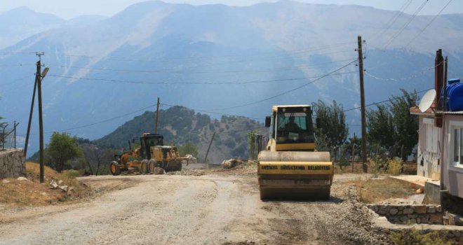 KUZCA 'DA YOL BAKIM ONARIM ÇALIŞMASI